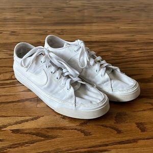 Nike Women’s Court Legacy Sneaker